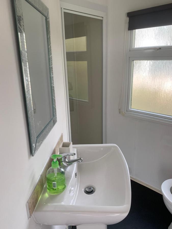 Cornish Coastal Retreats- 74 Newquay View Apartment Bagian luar foto